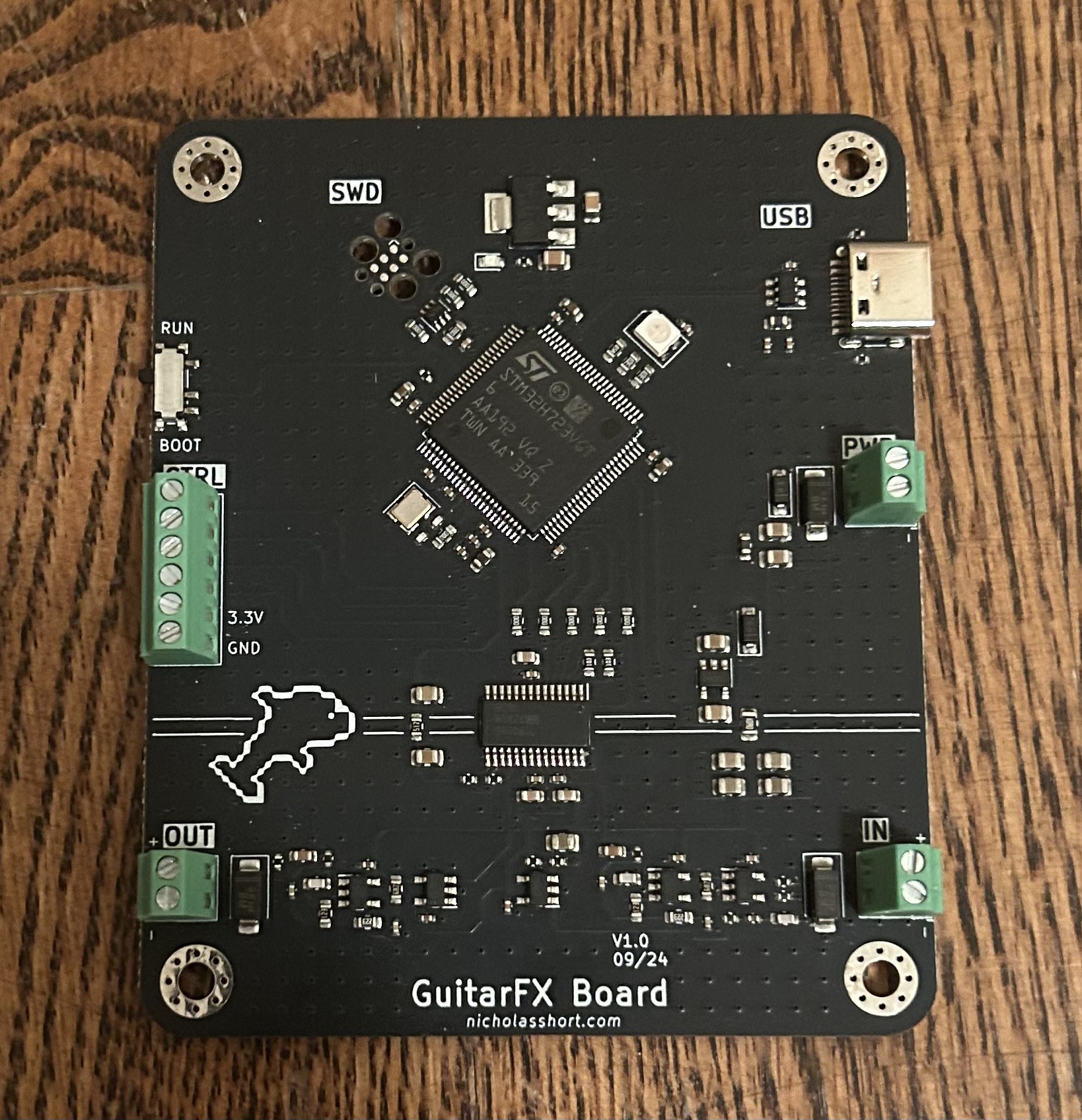 Internal PCB of the guitar pedal