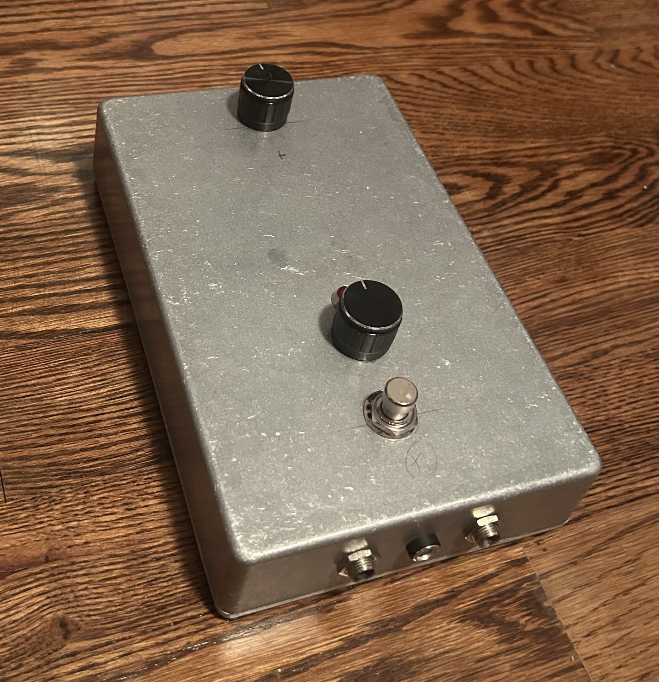Assembled pedal in its enclosure